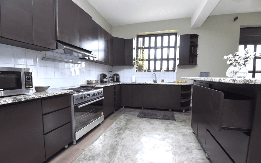 Modern house for sale on a large plot in Nyamata, Bugesera
www.africanpropertys.com